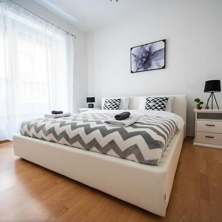 Bright And Modern 1Bdr Apartment In The Center Sarajevo Ngoại thất bức ảnh