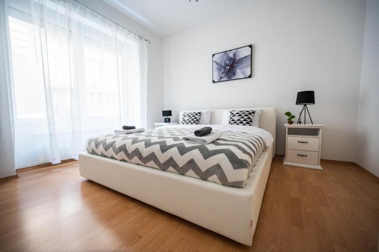 Bright And Modern 1Bdr Apartment In The Center Sarajevo Ngoại thất bức ảnh