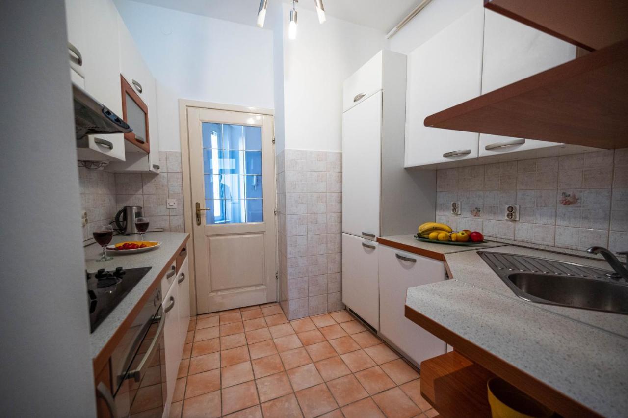 Bright And Modern 1Bdr Apartment In The Center Sarajevo Ngoại thất bức ảnh